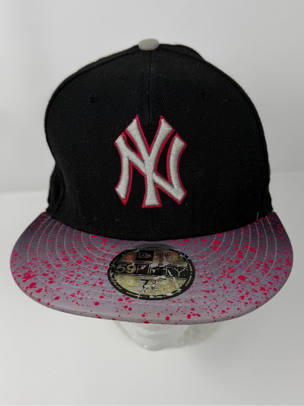 New Era Black & Gray New York Yankees Snapback with Pink Accent